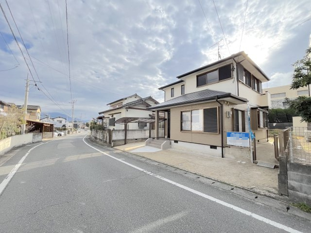 畑ケ坂２丁目戸建ての前面道路含む現地写真