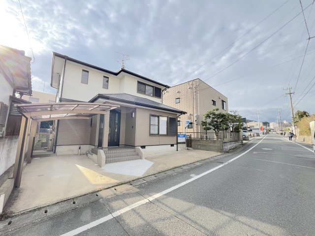 畑ケ坂２丁目戸建ての前面道路含む現地写真