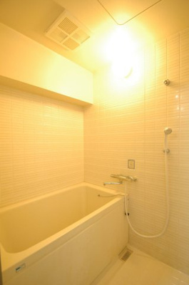 【浴室】 | エステートモア天神AXIS | 別号室の写真になります。現況優先。