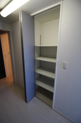 【収納】 | エンクレストベイ天神東 | 別号室の写真になります。現況優先。