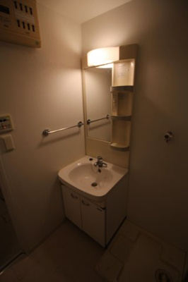 【洗面所】 | エンクレストベイ天神東 | 別号室の写真になります。現況優先。