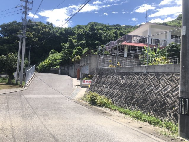 【前面道路含む現地写真】 | 安座間　土地