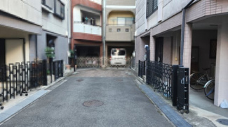 【前面道路含む現地写真】