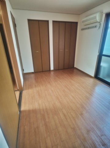 プチ・メゾン泉の洋室|広々とした洋室です