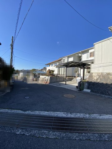 中古戸建　毘沙門台1丁目の前面道路含む現地写真