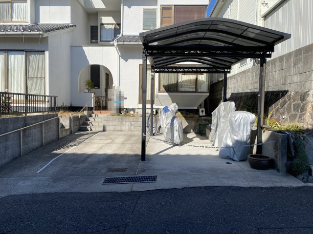 中古戸建　毘沙門台1丁目の駐車場