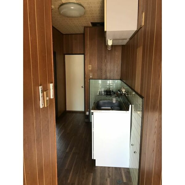 玉山ビルの玄関