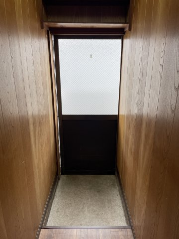 玉山ビルの玄関