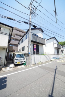 【前面道路含む現地写真】