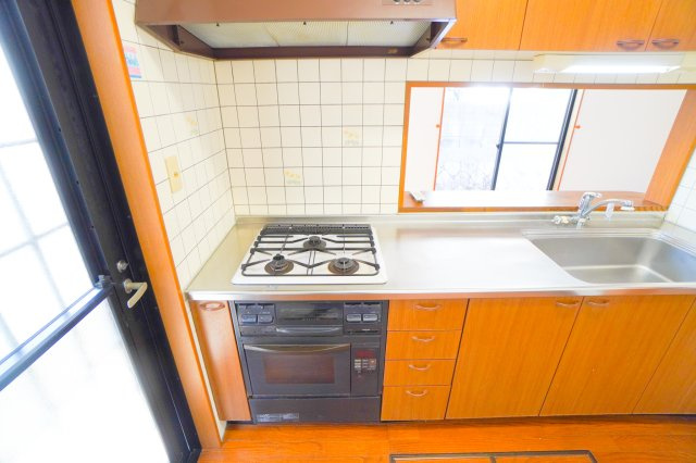 井口貸家のキッチン|きれいなキッチンです