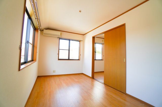 井口貸家の洋室|広々とした洋室です