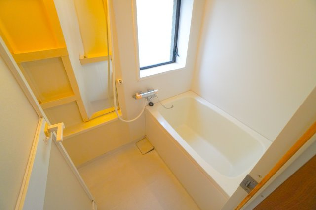 井口貸家の浴室|日々の暮らしに欠かせないお風呂です