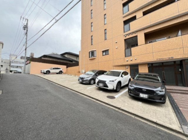 ラモヴェール白壁の駐車場|ラモヴェール白壁