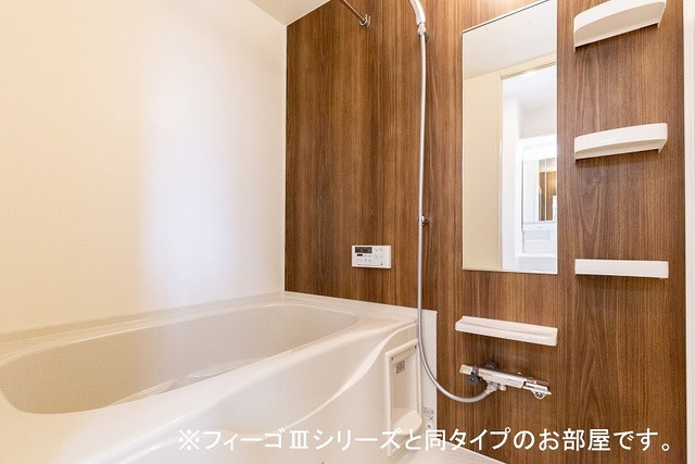 八女市本町のアパートの浴室