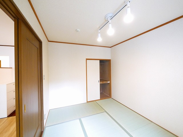 ベルジュ松美台の和室