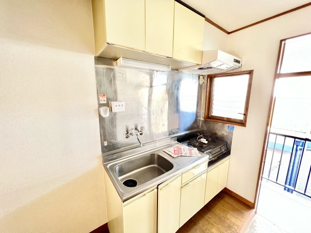 コーポ壱番館のキッチン|コンパクトなキッチンで掃除もラクラク
