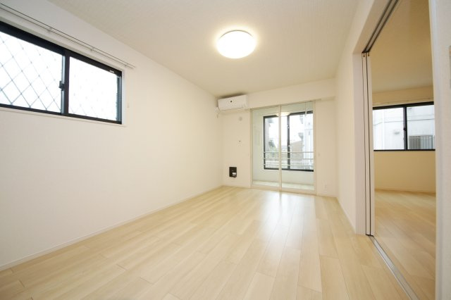 アンジェロ　セイスの洋室