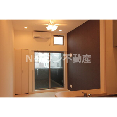 【バルコニー】 | クリークコート | バルコニーからの眺めを楽しみながら食事をしませんか