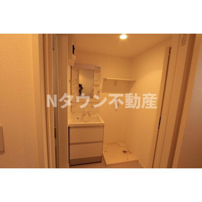 【洗面所】 | クリークコート | 忙しい朝には欠かせない洗面所です