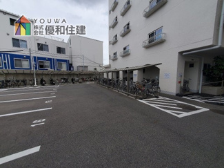 【駐車場】