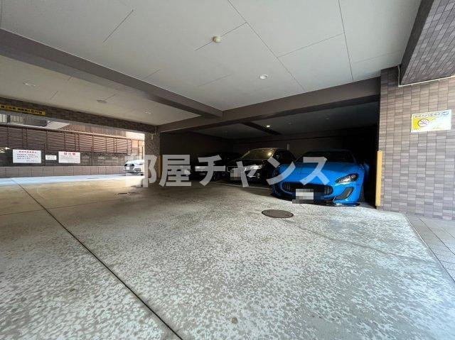 ウェステリア西大須の駐車場