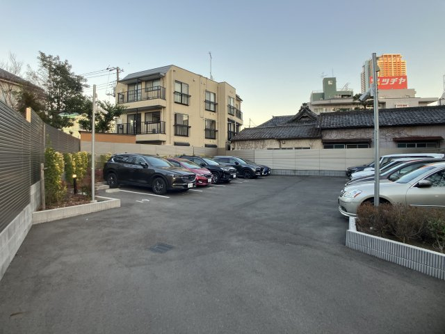 エクセレントシティ市川マスタリーの駐車場