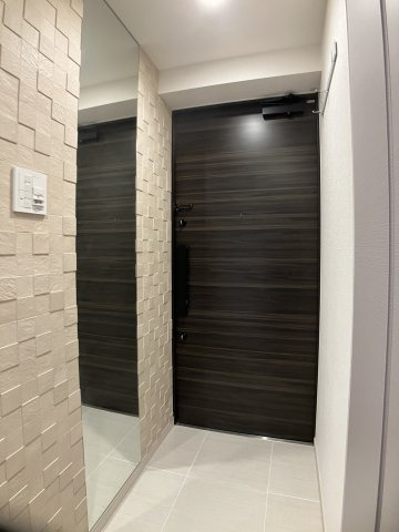 エクセレントシティ市川マスタリーの玄関