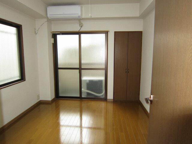 【寝室】