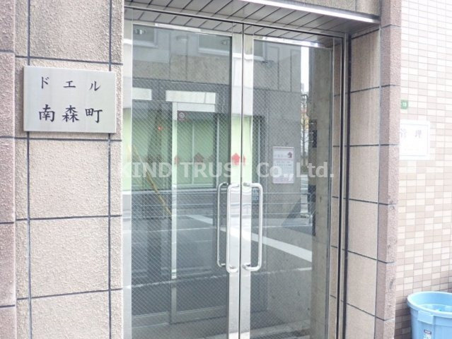 ドエル南森町のエントランス|建物の内部です