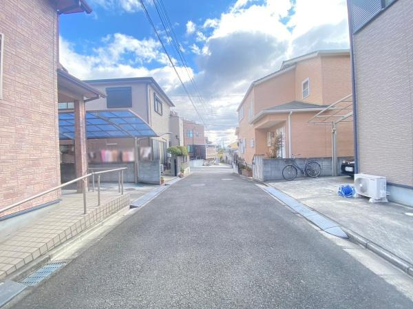和歌山市西庄中古戸建の前面道路含む現地写真