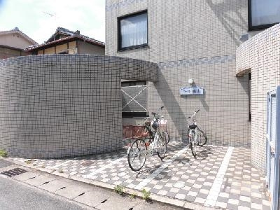 ヴィラ嵐山のエントランス