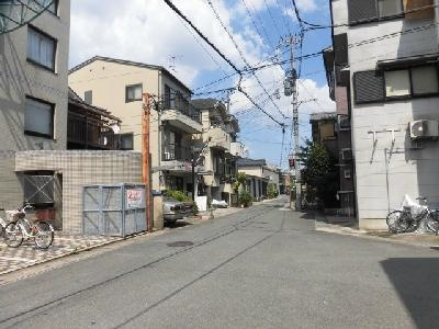 ヴィラ嵐山の周辺|前面道路