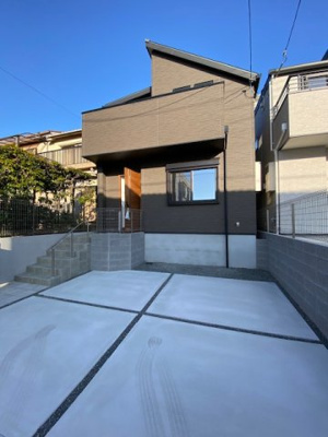 【駐車場】 | 神戸市須磨区緑が丘2丁目　新築戸建1号地　仲介手数料無料！ | 車をお持ちの方に嬉しい駐車場付きの物件です