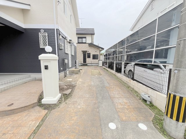 寺福童戸建ての駐車場