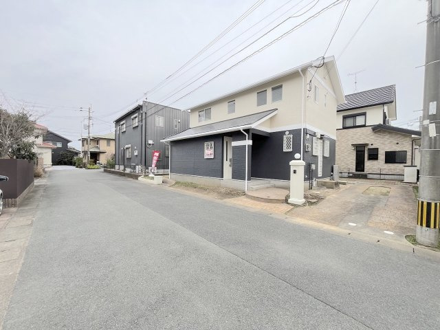 寺福童戸建ての前面道路含む現地写真