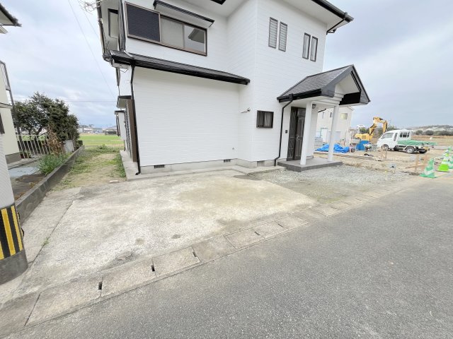 寺福童 701戸建ての駐車場