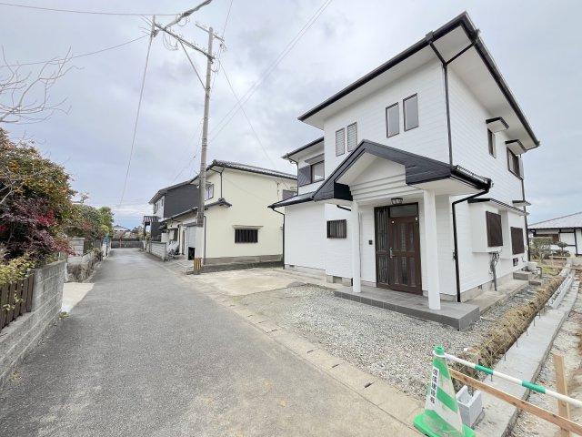 寺福童 701戸建ての前面道路含む現地写真