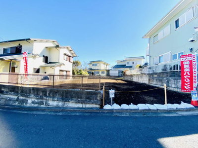 【前面道路含む現地写真】 | 【仲介手数料無料】MLH辻堂駅／両面道路！整形地６０坪♪茅ヶ崎市堤／建築条件なし売地１区画 | 南北に面した整形地６０坪のゆとりのあるボリューム！穏やかな住環境。カースペースを複数台分確保したり、様々な建物プランの構想が出来るので、こだわりを持ってマイホームが造れます！