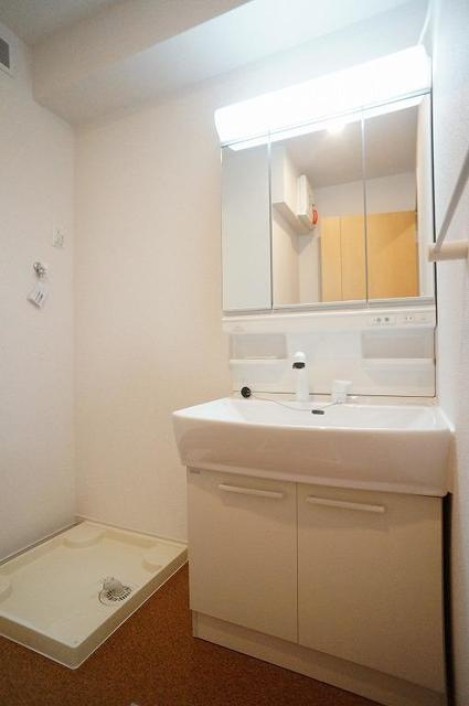 スプリング　フラワーⅢの独立洗面台|洗面所