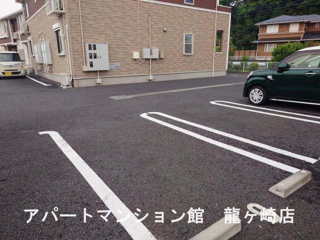 ボヌール・フラグランスＣの駐車場