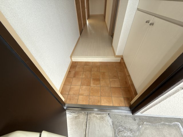 フラッツ・アイの玄関