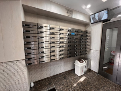 【エントランス】 | ルミエール淡路East | 集合ポストです