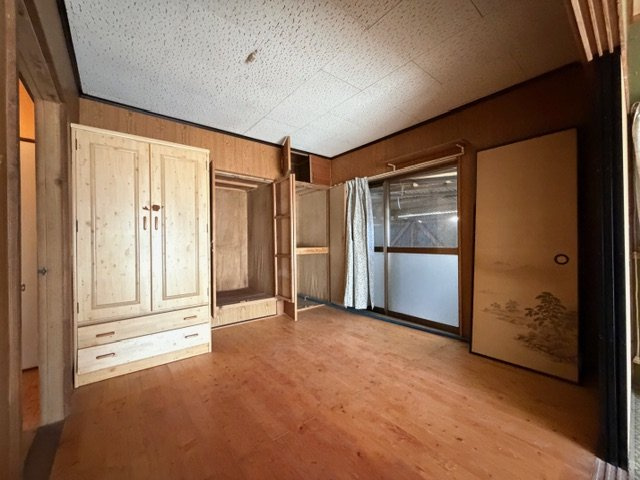 都城市上長飯町の中古一戸建の洋室
