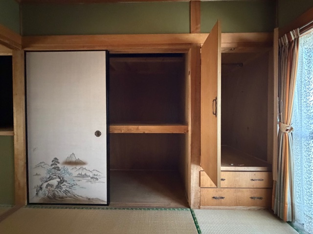 都城市上長飯町の中古一戸建の収納