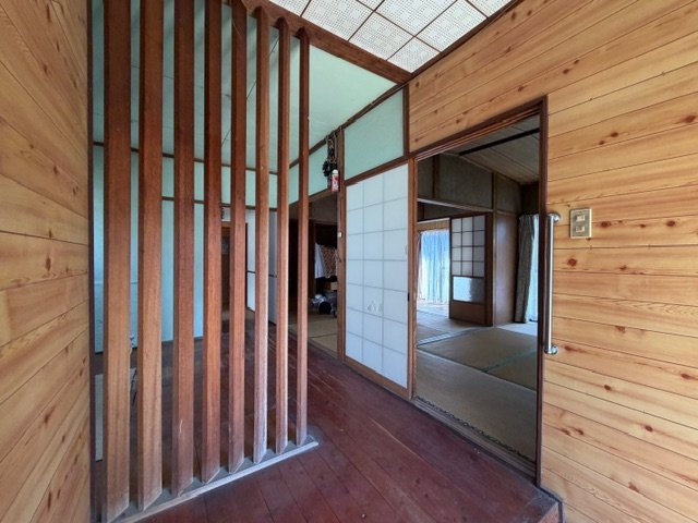 都城市上長飯町の中古一戸建の玄関
