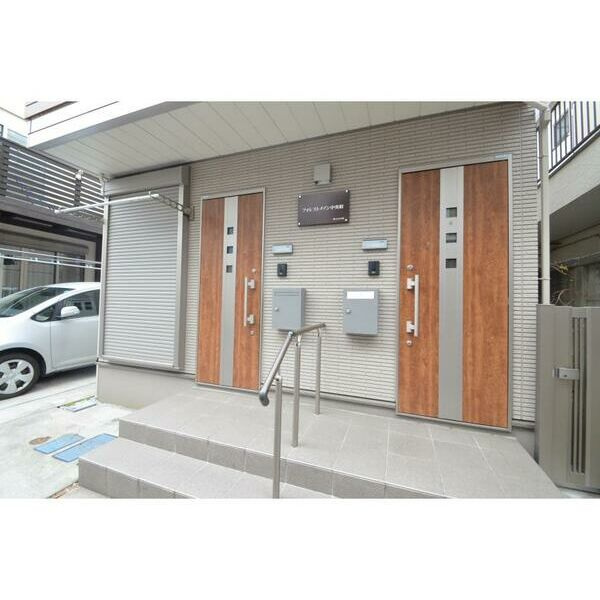 フォレストメゾン中央町のエントランス