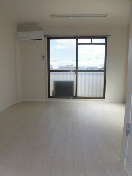 パークハイツゆあさの居間・リビング|洋室