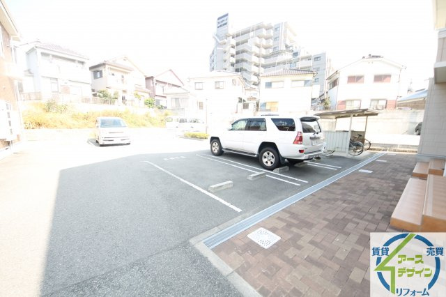 SUN　BREEZE　Aの駐車場|カースペースがあります