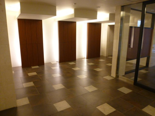 【ロビー】 | コスモプレミアムベイ大阪 | 建物の内部です