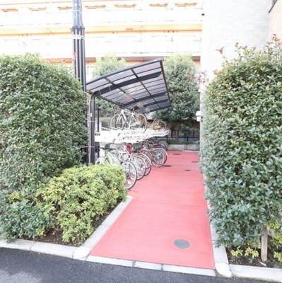 【駐車場】 | コンフォートファースト　13436 | 敷地内に自転車置き場があります(^^)/